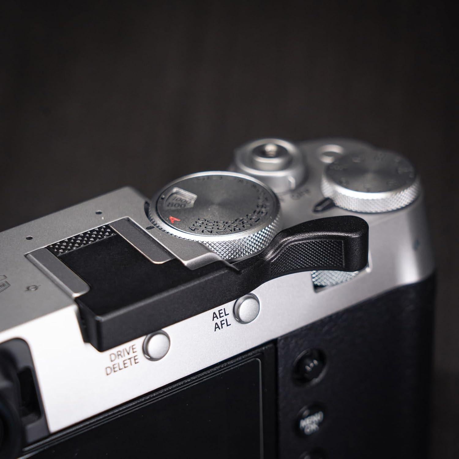 Metal Thumb Up Grip for Fujifilm Fuji X100VI Camera, Hot Shoe Thumb Rest Support Grip ，Exclusive Vintage Anti-Slip Pattern, Enhance The camera's Grip Feel (Black)