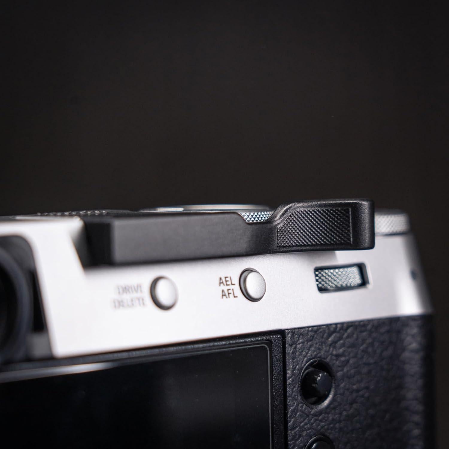 Metal Thumb Up Grip for Fujifilm Fuji X100VI Camera, Hot Shoe Thumb Rest Support Grip ，Exclusive Vintage Anti-Slip Pattern, Enhance The camera's Grip Feel (Black)