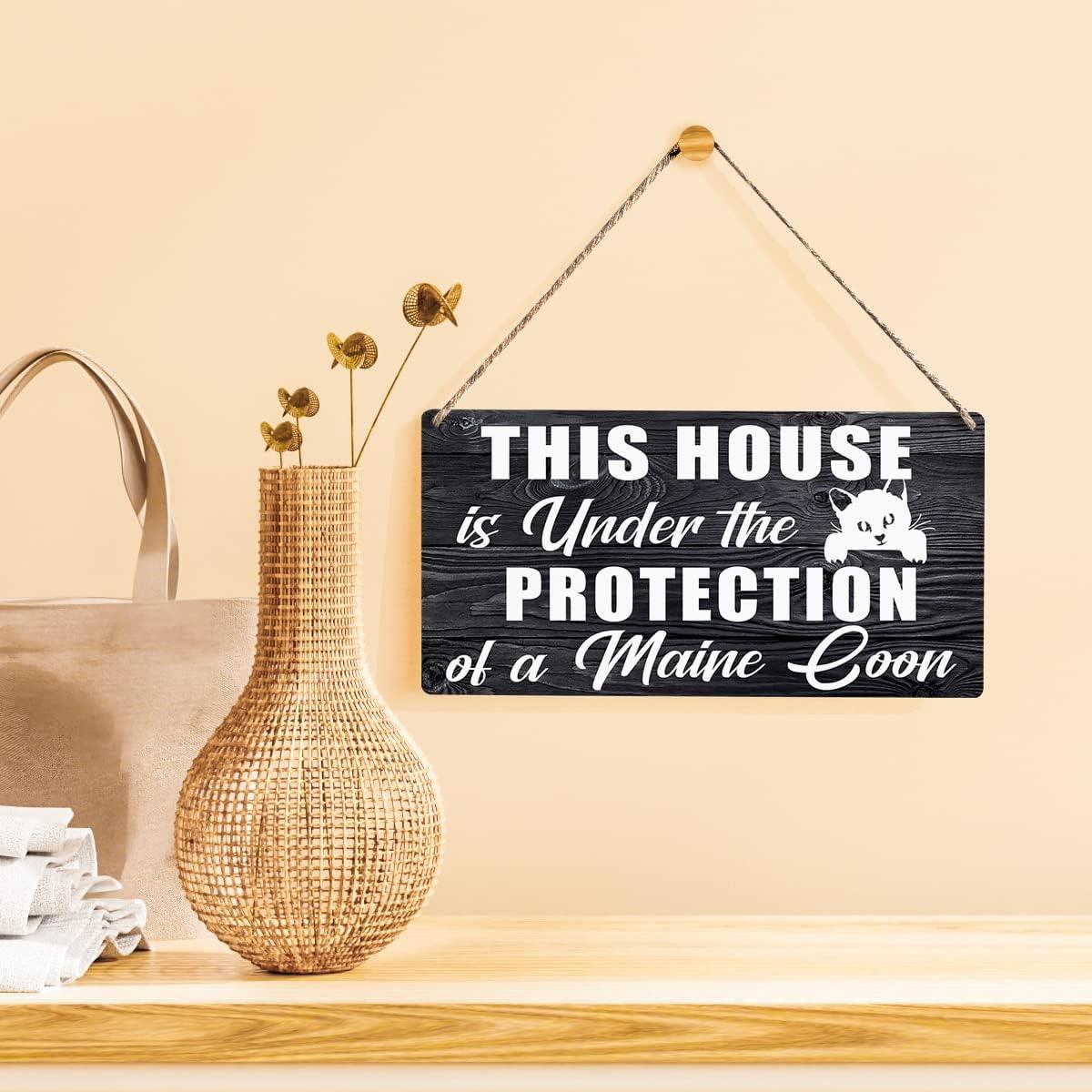 Cartel de Madera Qious Casa Protegida por Gato Maine Coon 15x30 cm