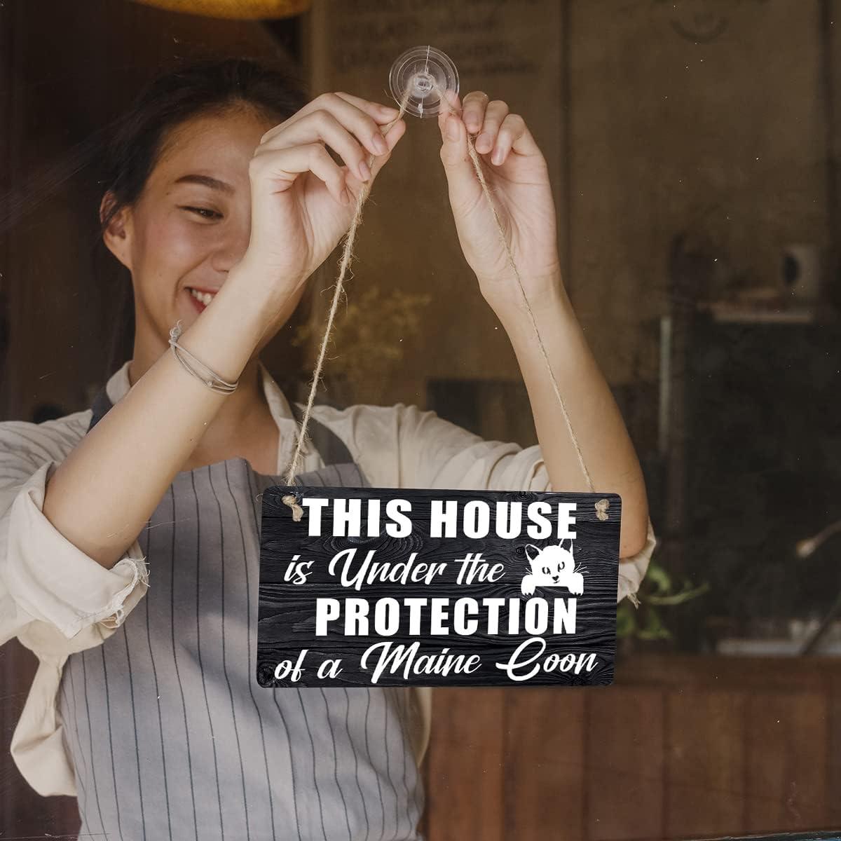 Cartel de Madera Qious Casa Protegida por Gato Maine Coon 15x30 cm