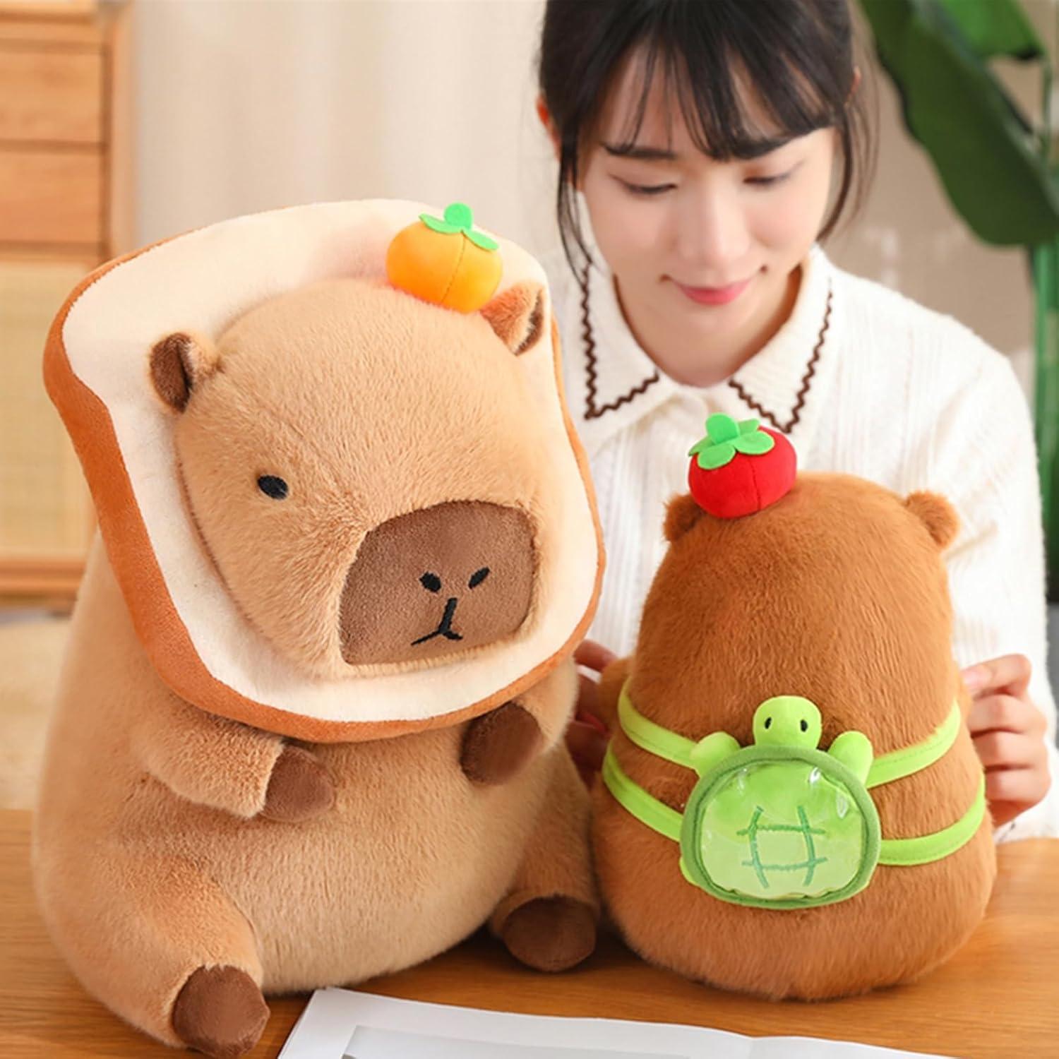 Cojín de Peluche Capibara Ditucu con Mochila Tortuga 28 cm