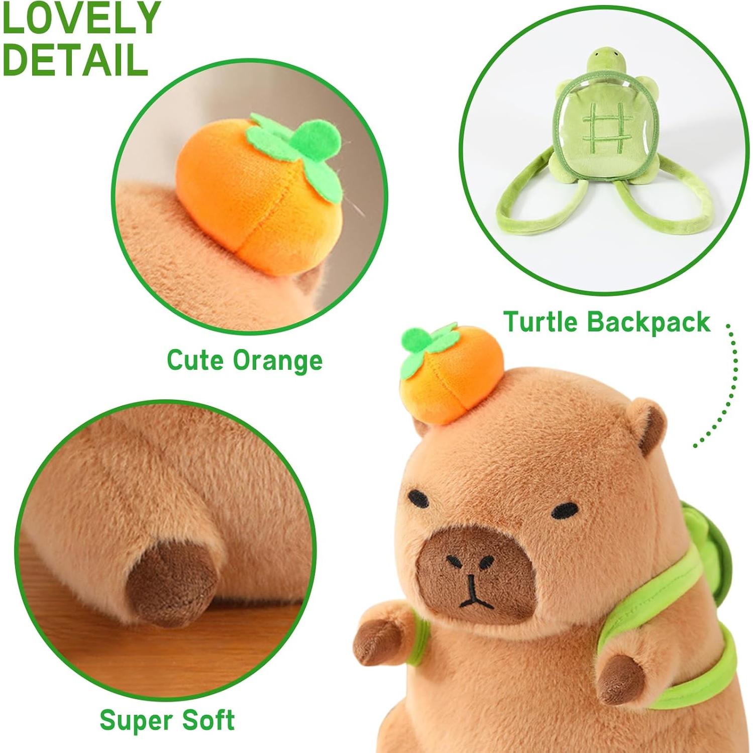Cojín de Capibara Ditucu Naranja con Mochila Verde 34.8 cm