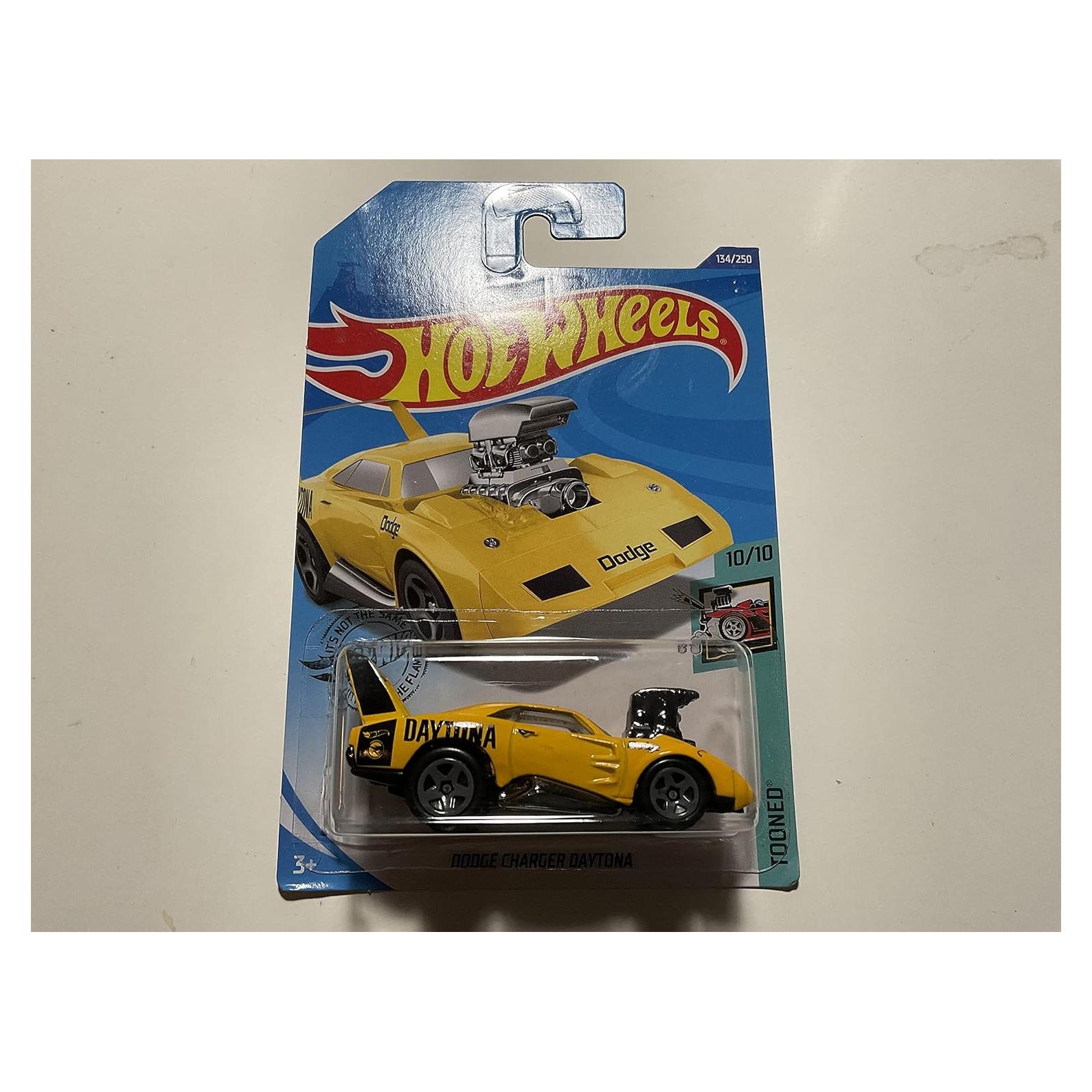 Hot Wheels Dodge Charger Daytona Amarillo 1:64 Caza del Tesoro 2020