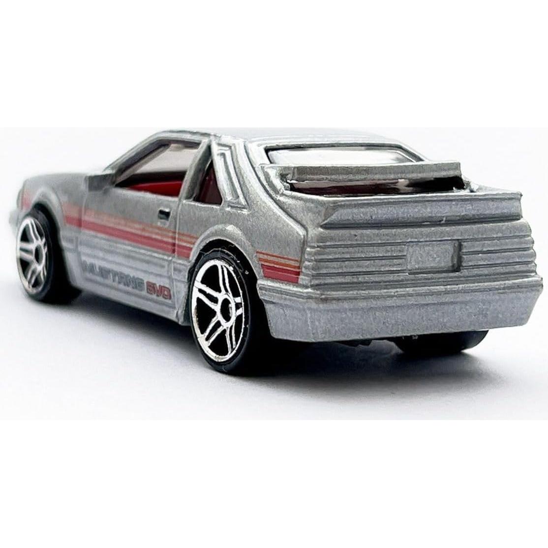 Hot Wheels Mustang SVO 1984 Escala 1:64 Mattel