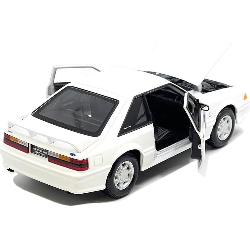 Coche a escala 1:24 Maisto Ford Mustang SVT Cobra 1993 Blanca
