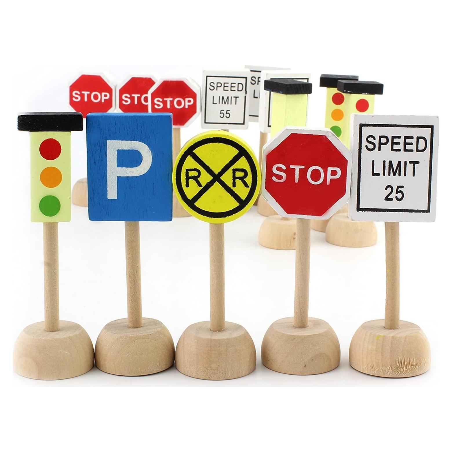 Juego de Señales de Tráfico de Madera Attatoy - 14 Piezas