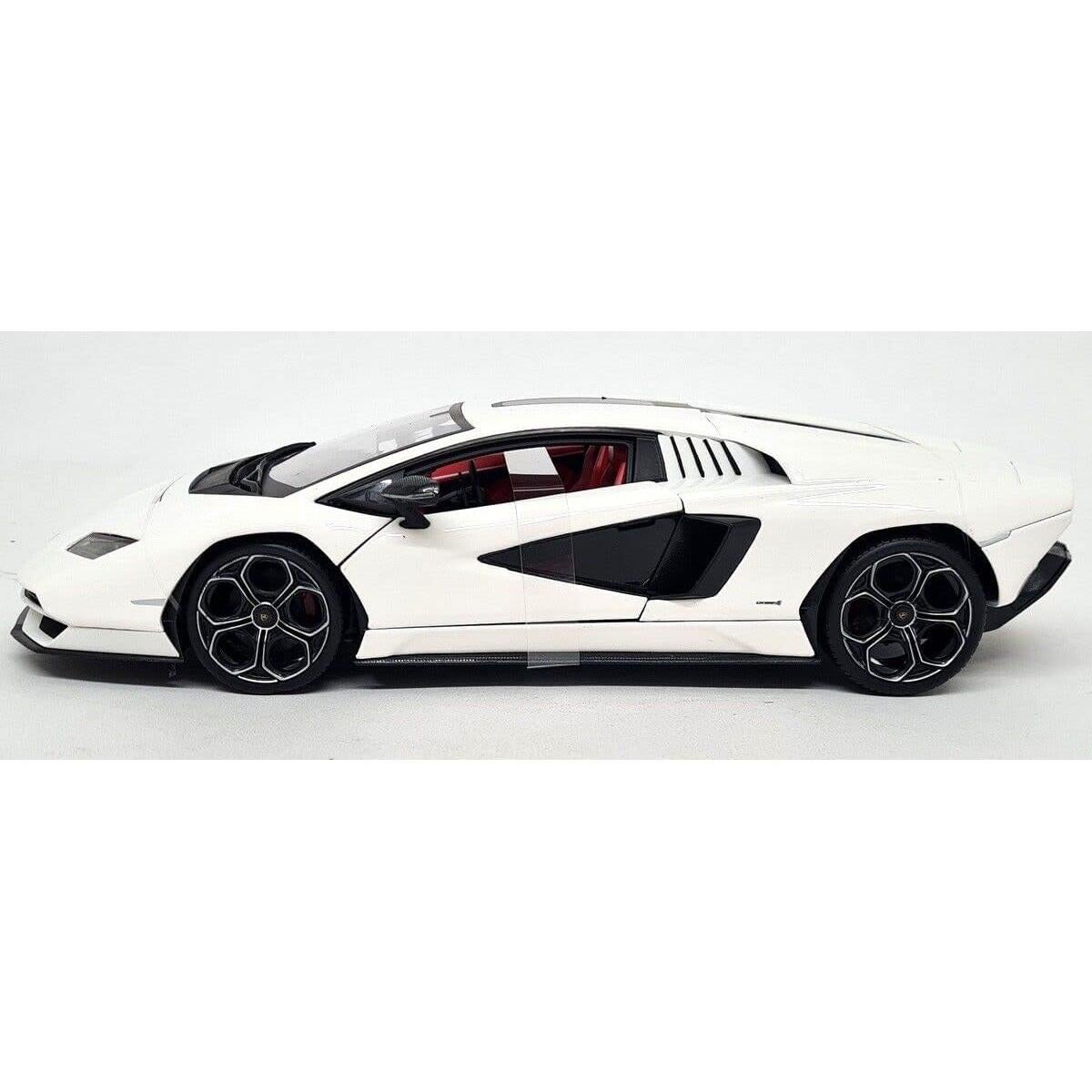 Maisto Lamborghini Countach LPI 800-4 Blanco 1:18 Edición Especial