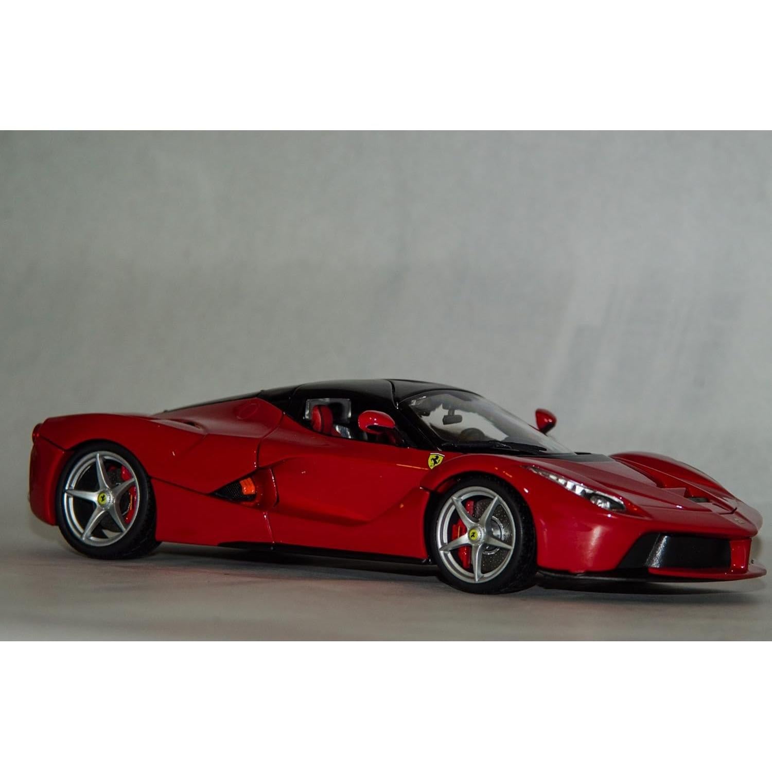 Bburago 1:18 Ferrari LaFerrari Coche Diecast Rojo Detallado