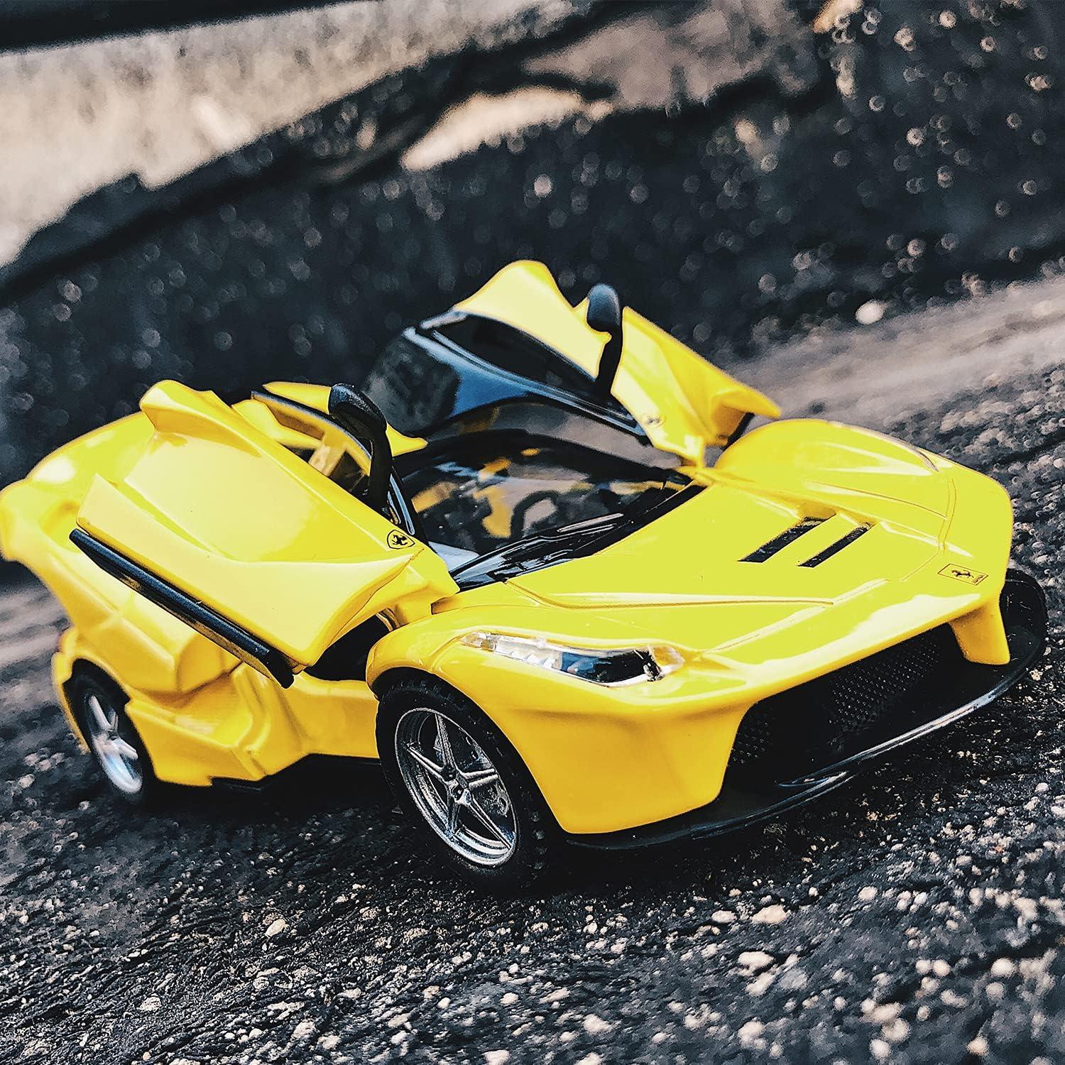Coche de Juguete Ferrari BDTCTK 1:32 Amarillo con Luz y Sonido