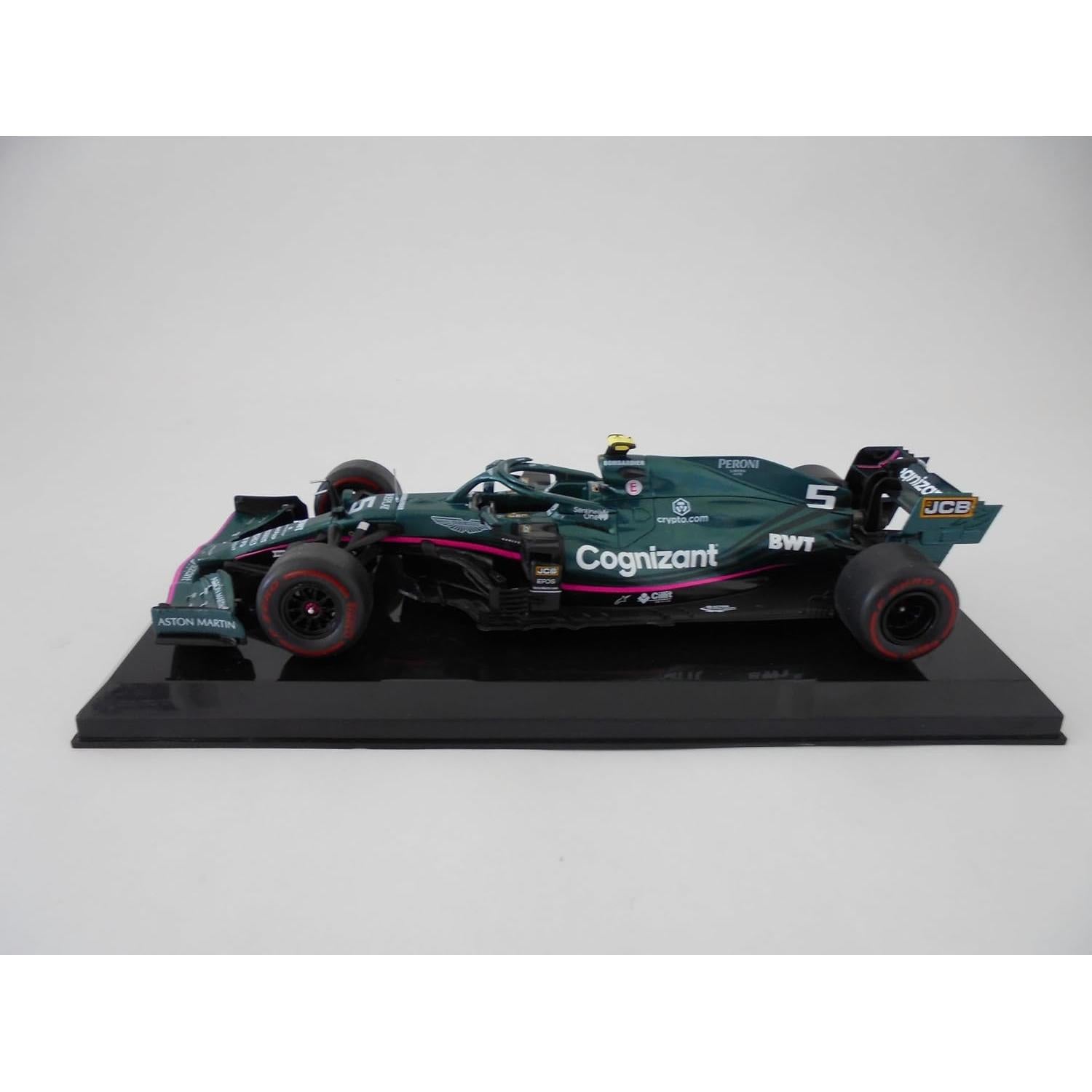 Coche de modelo F1 Aston Martin AMR21 1/24 OPO 10