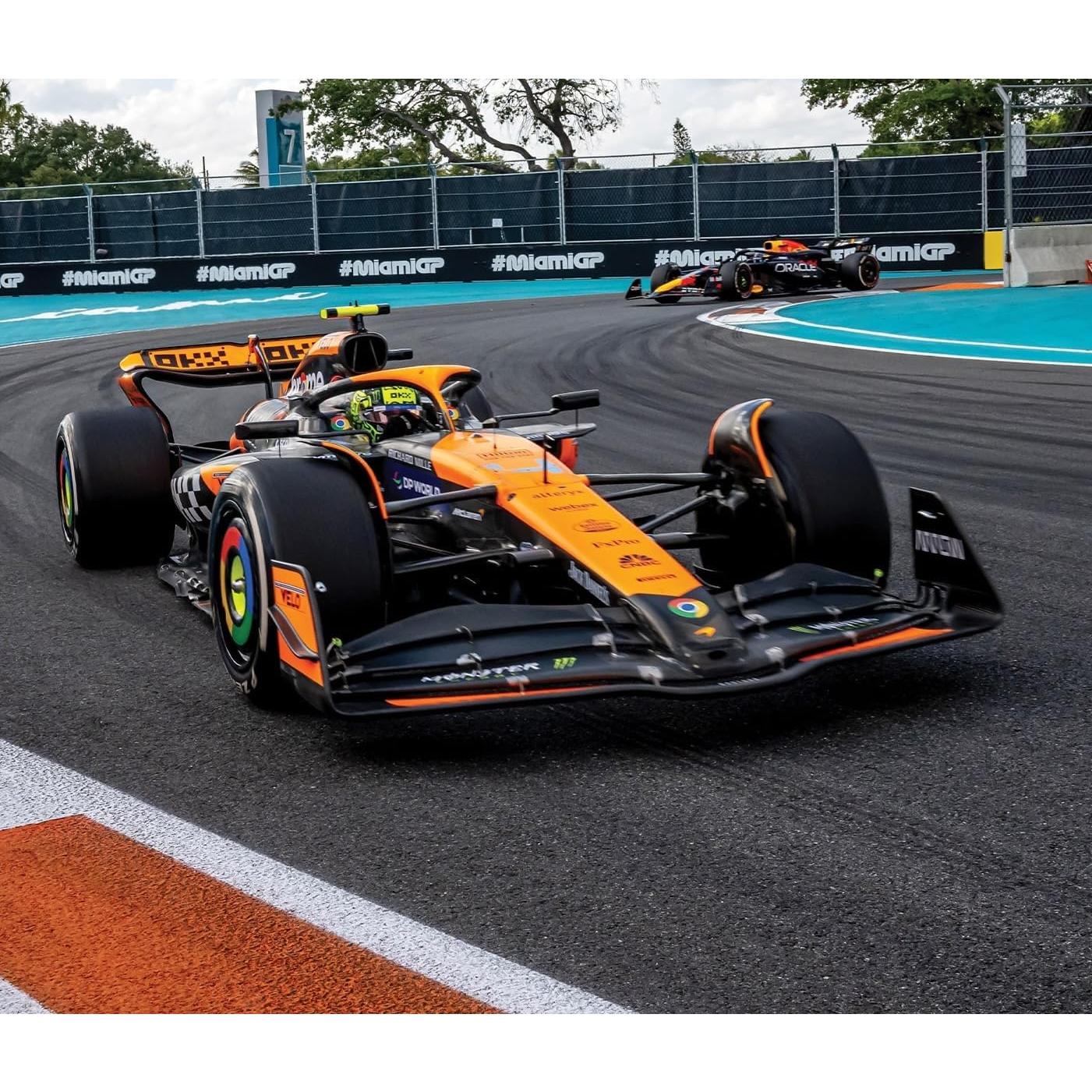 Bburago 1/43 McLaren F1 MCL38 Lando Norris Edición Limitada