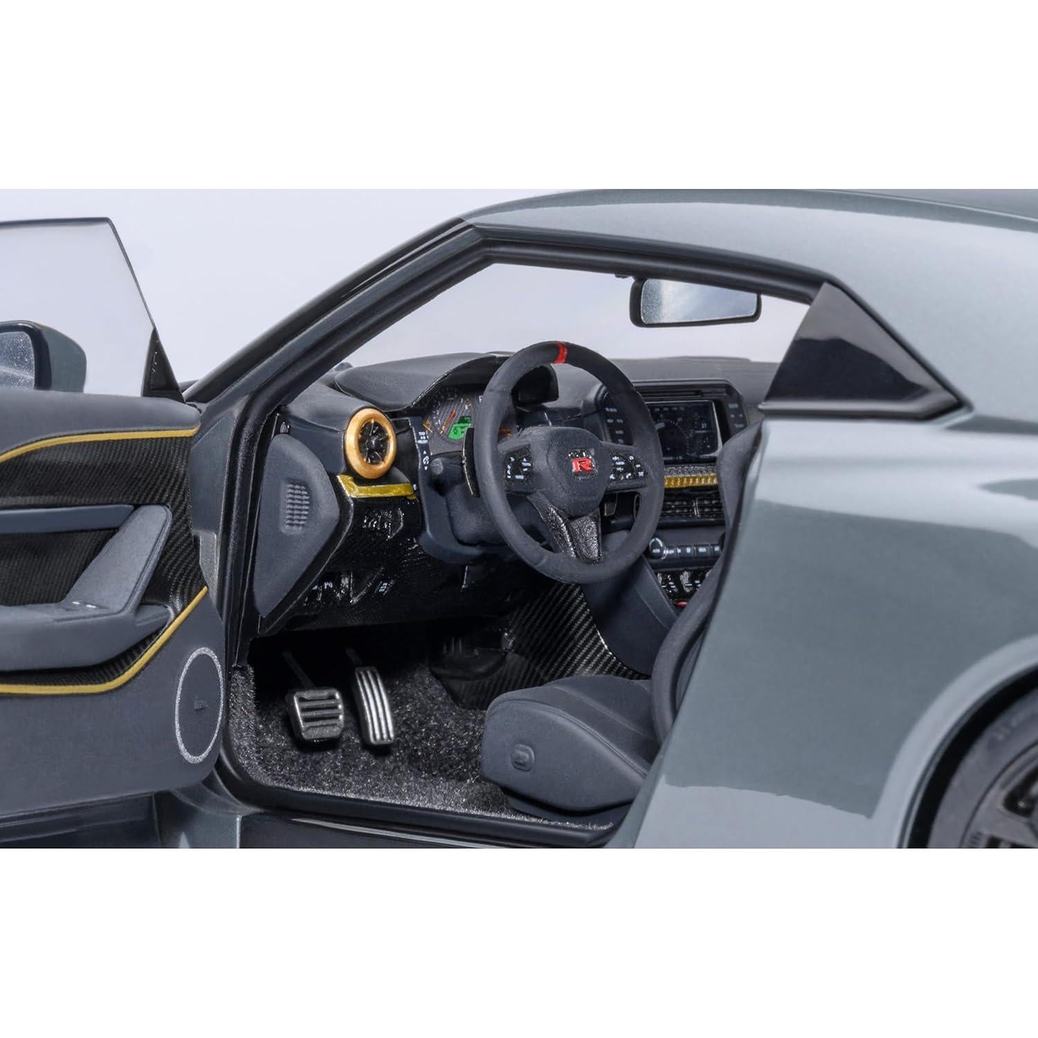 Modelo de Coche GT-R50 ItalDesign 1/18 Goodwood Gris