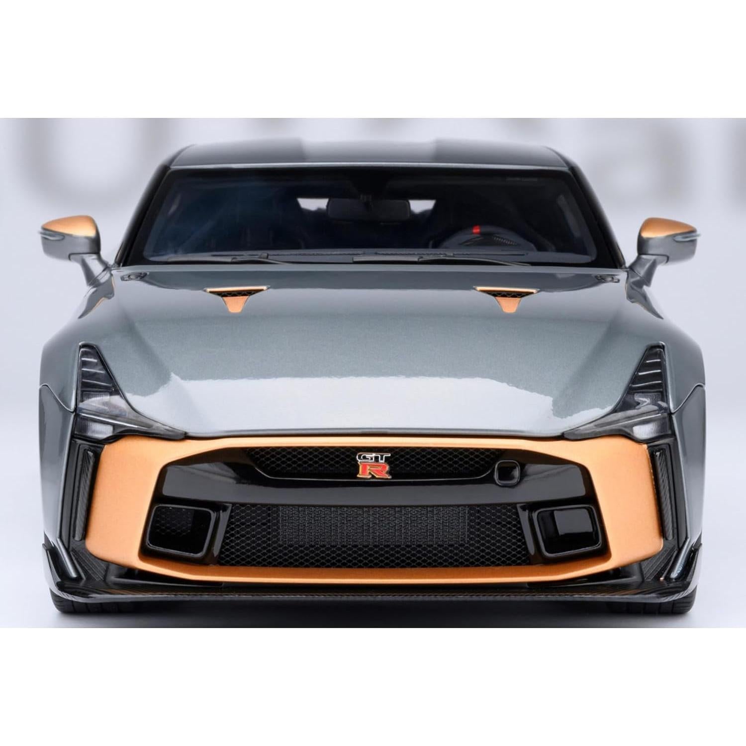 Modelo de Coche GT-R50 ItalDesign 1/18 Goodwood Gris