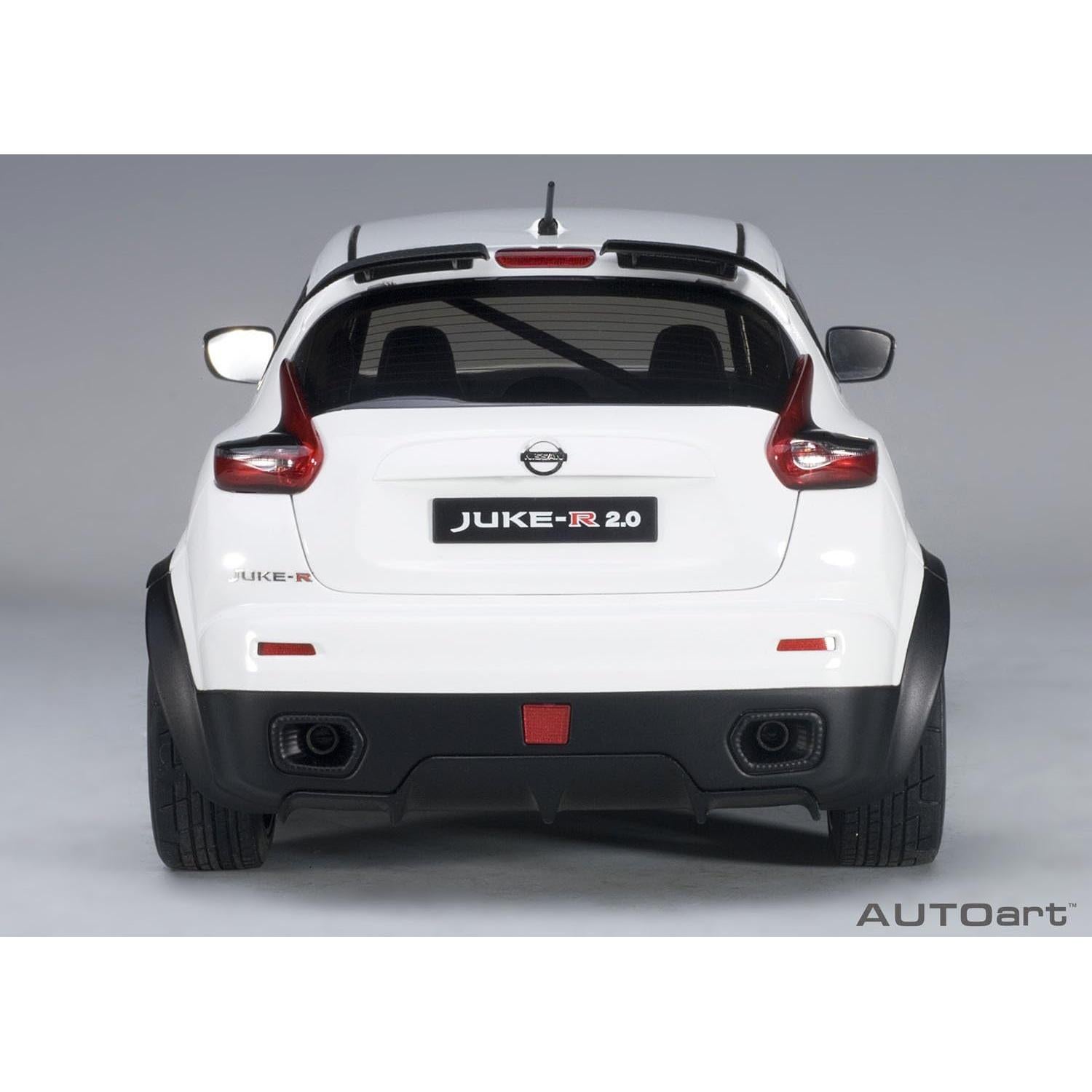 Nissan Juke R 2.0 Blanco Autoart 1:18 Modelo a Escala