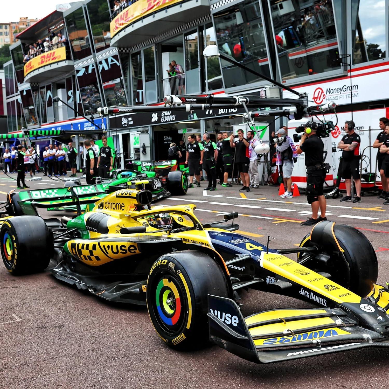 Bburago Modelo Diecast 1:43 McLaren F1 MCL38 Lando Norris