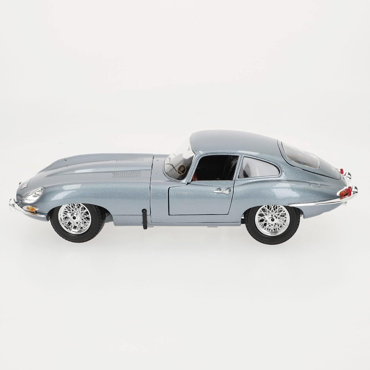 Bburago Jaguar E Type Coupe 1961 a Escala 1:18 Detallado