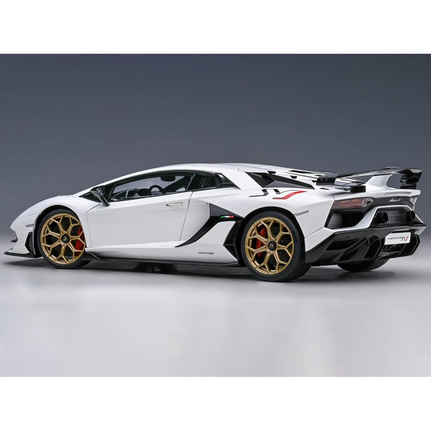 Modelo de Coche Lambo SVJ Bianco Autoart 1:18 Detalles Fieles