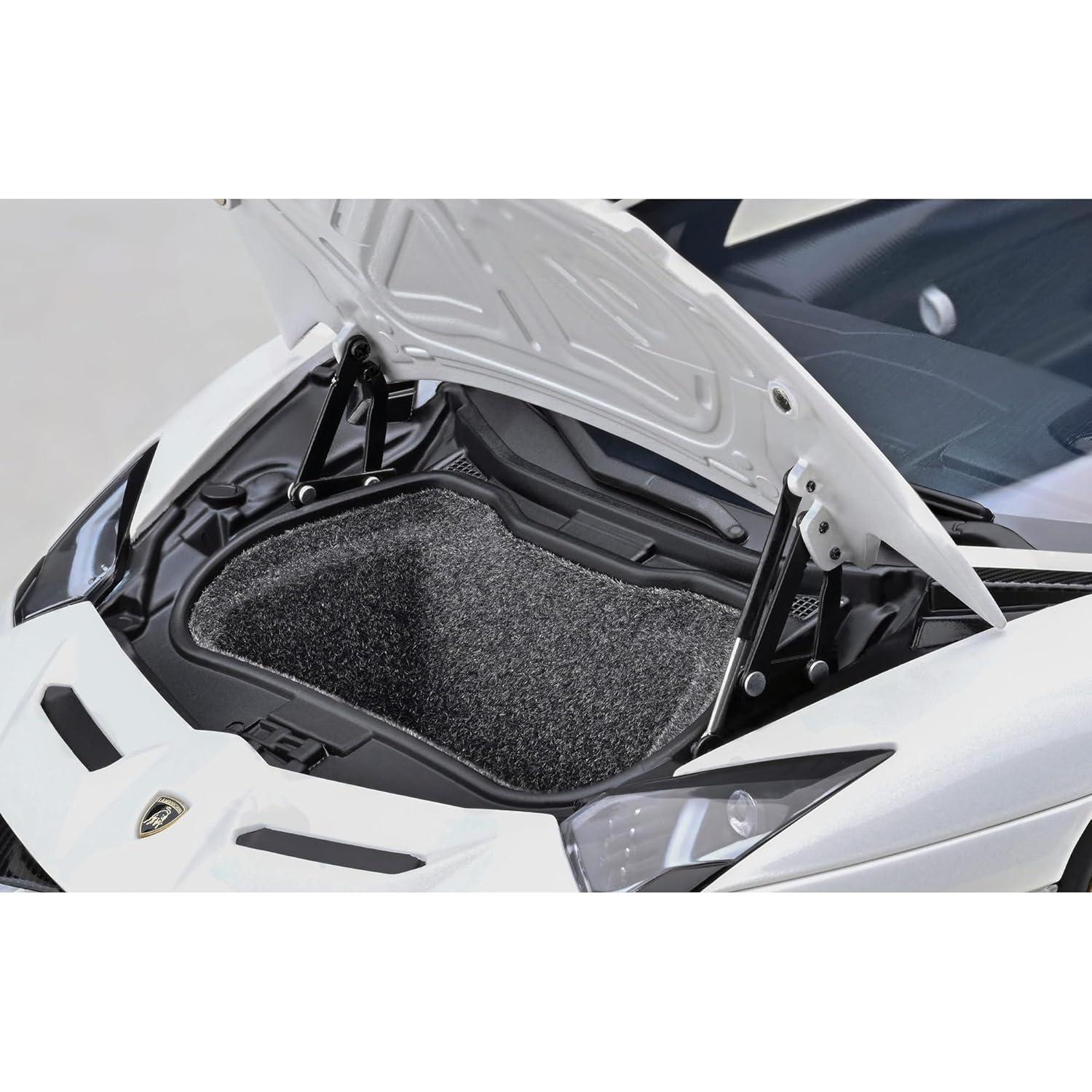 Modelo de Coche Lambo SVJ Bianco Autoart 1:18 Detalles Fieles