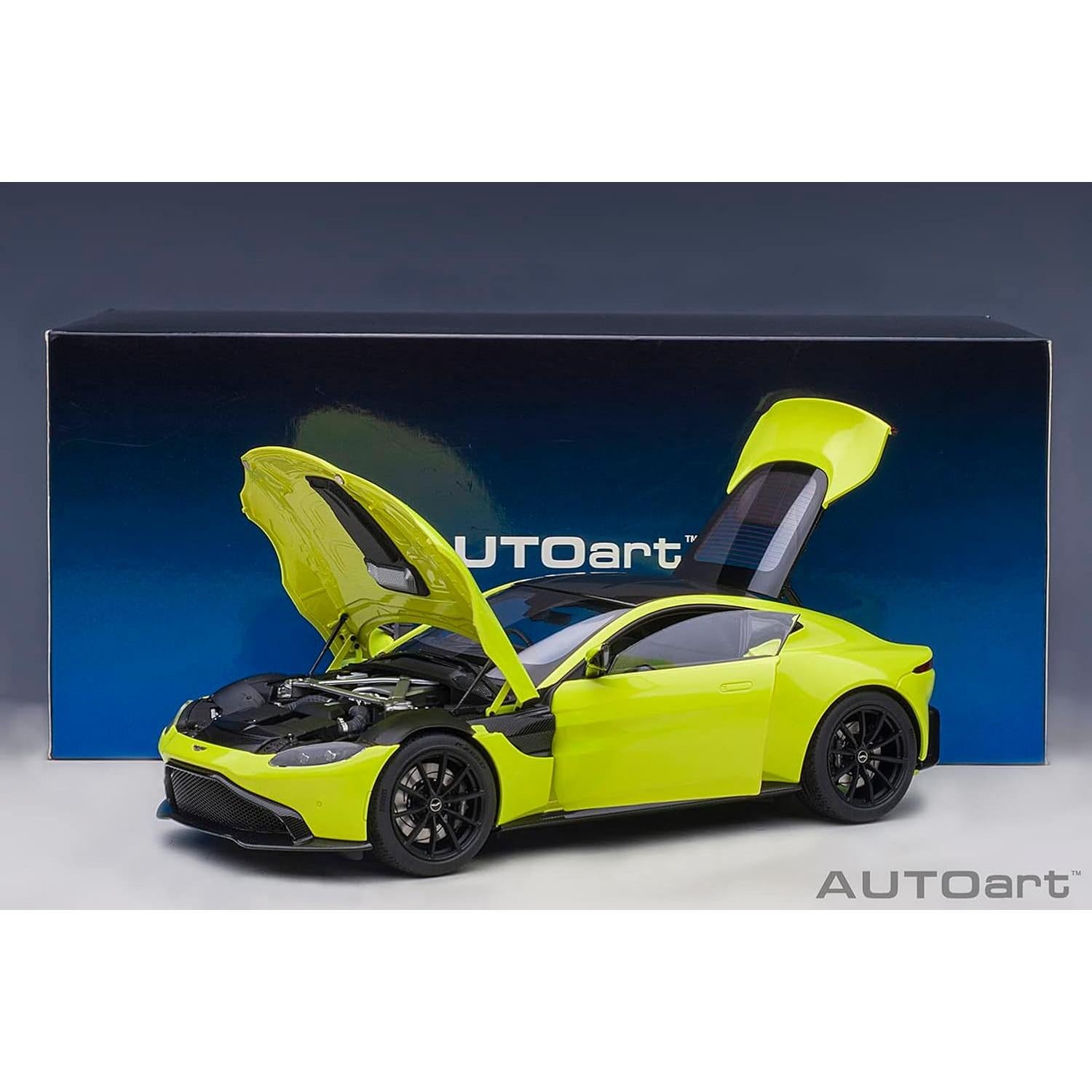 Modelo de Coche 1/18 Aston Martin Vantage RHD Verde Autoart