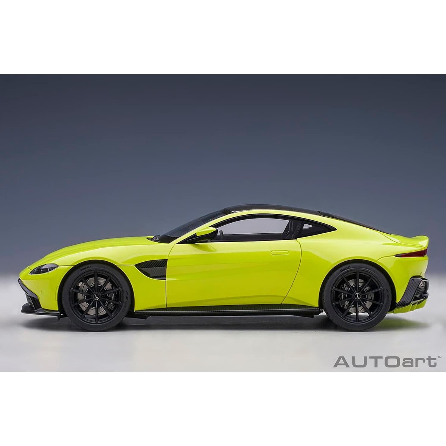 Modelo de Coche 1/18 Aston Martin Vantage RHD Verde Autoart