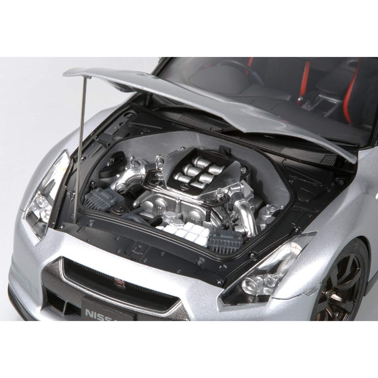 Kit de Modelo Tamiya Nissan GT-R R35 1:24 - 1352 Piezas