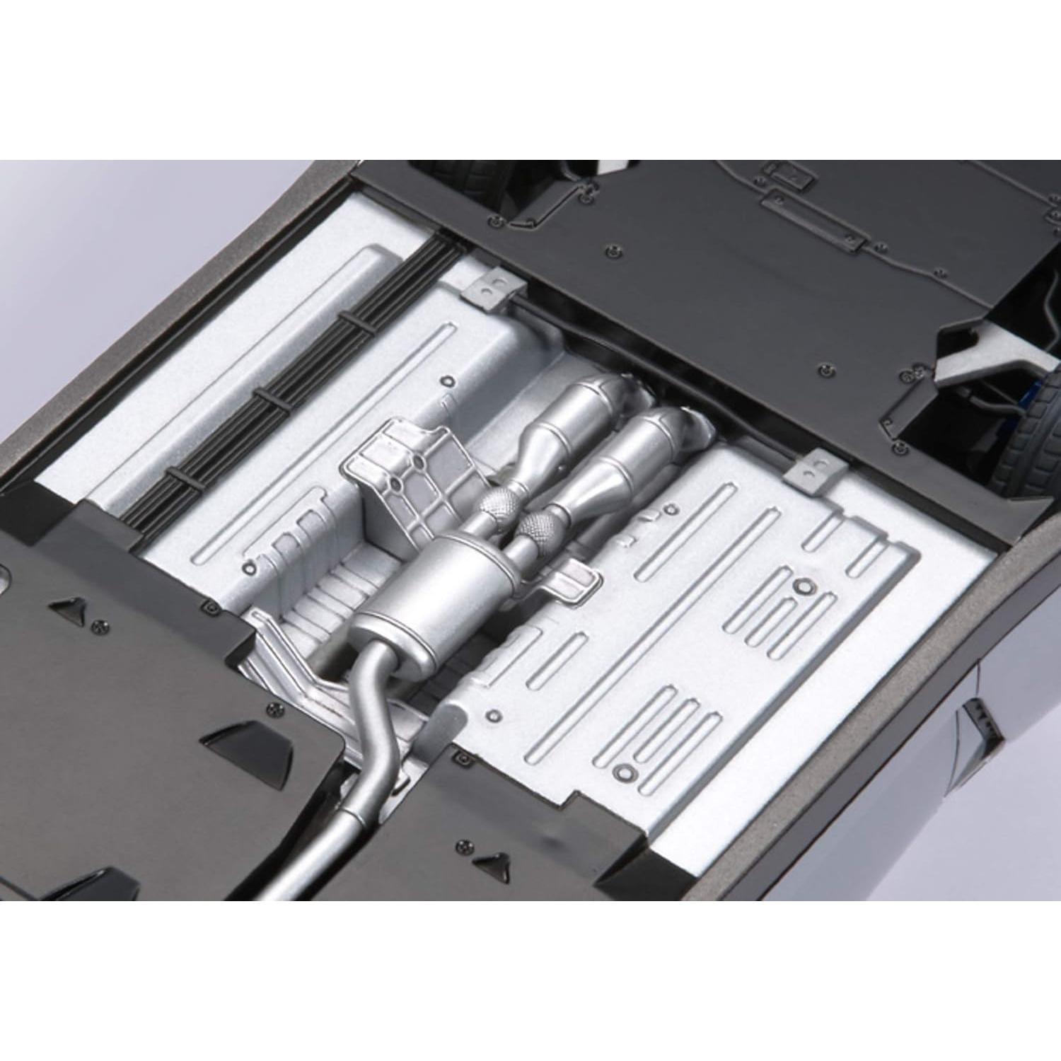 Kit de Modelo Tamiya Nissan GT-R R35 1:24 - 1352 Piezas