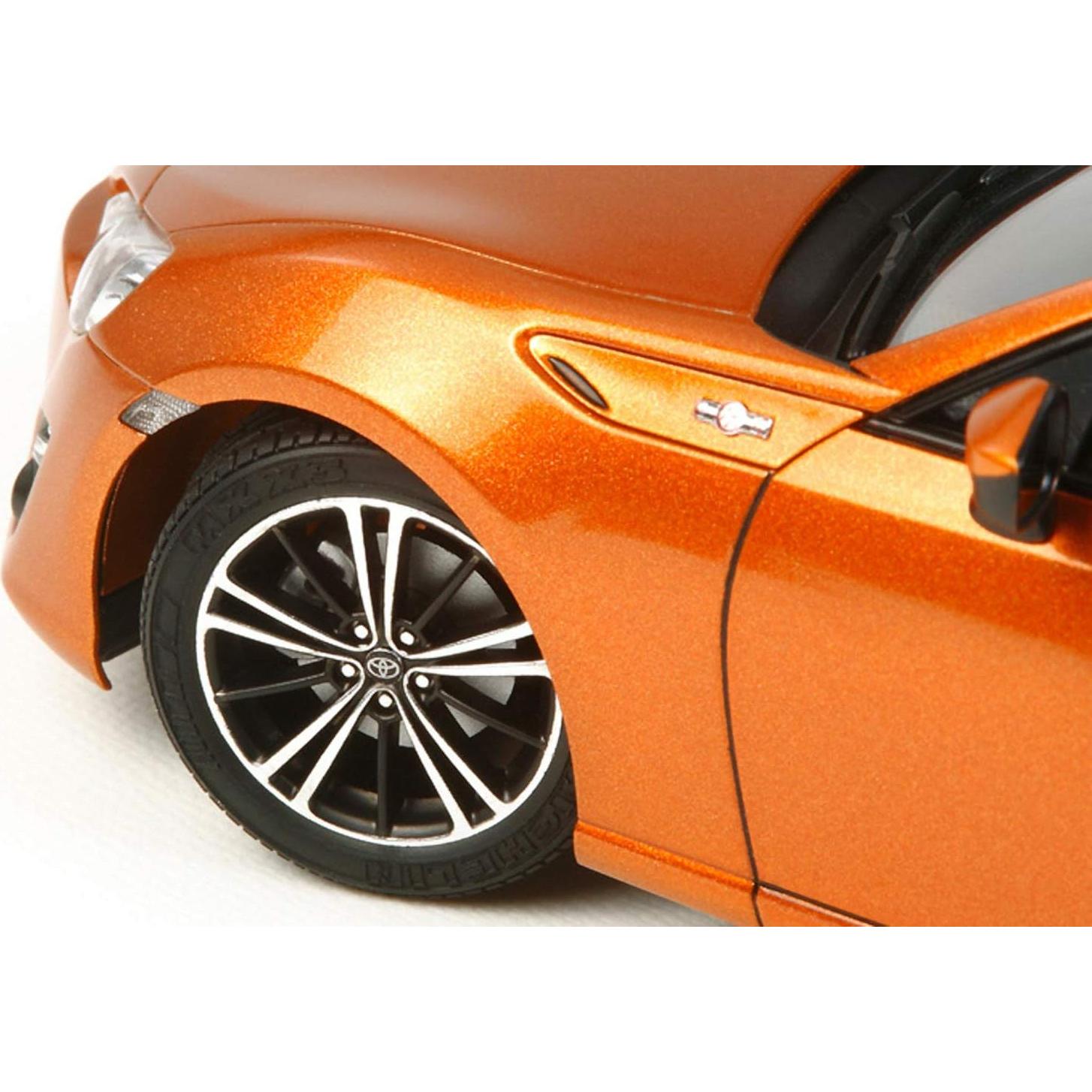 Kit de Modelo Tamiya Toyota GT86 Escala 1:24 116 Piezas