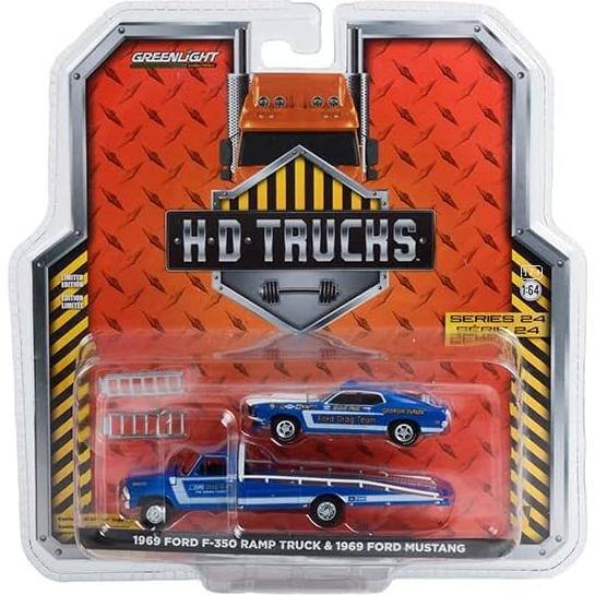 Camión Ramp Truck 1969 F350 Greenlight 1:64 con Mustang