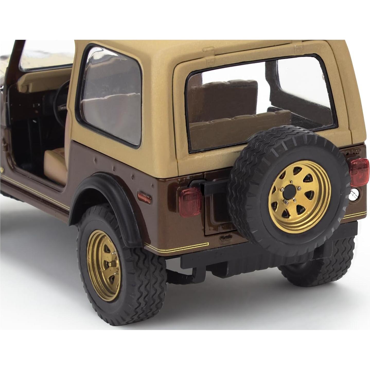 Kit de Modelo Revell Jeep CJ-7 1977 Escala 1:24 2-en-1