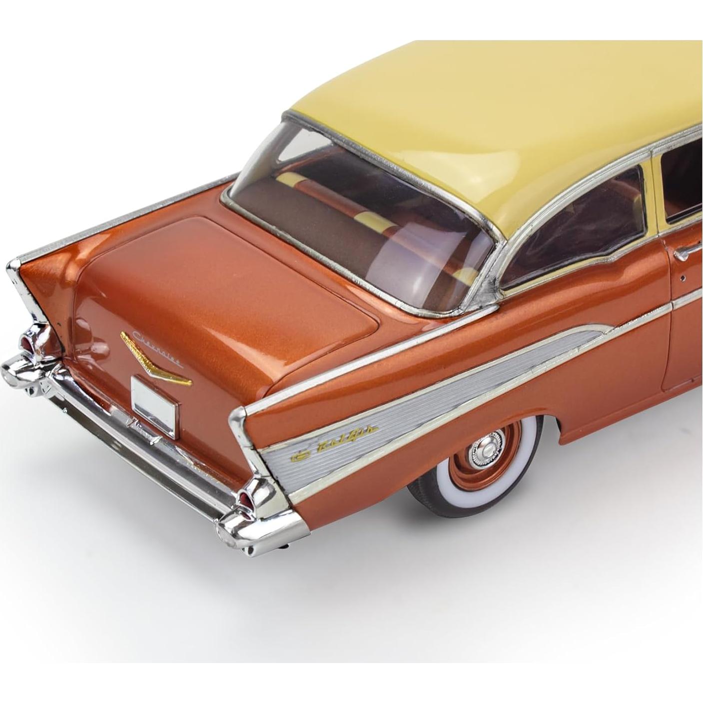 Kit de Modelo Revell 1957 Chevrolet Bel Air 1:25 Escala