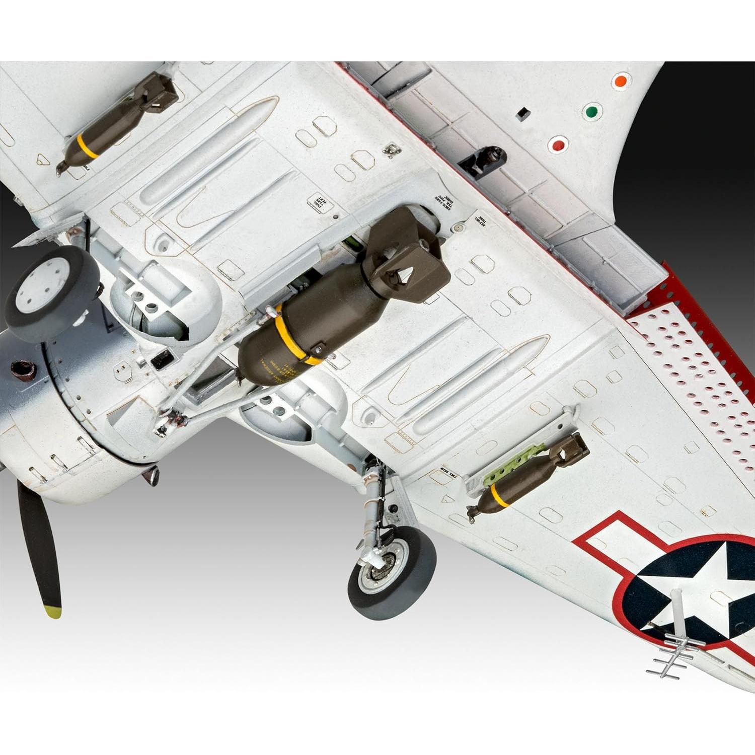 Kit de Modelo Revell SBD-5 Dauntless 1:48 Detallado