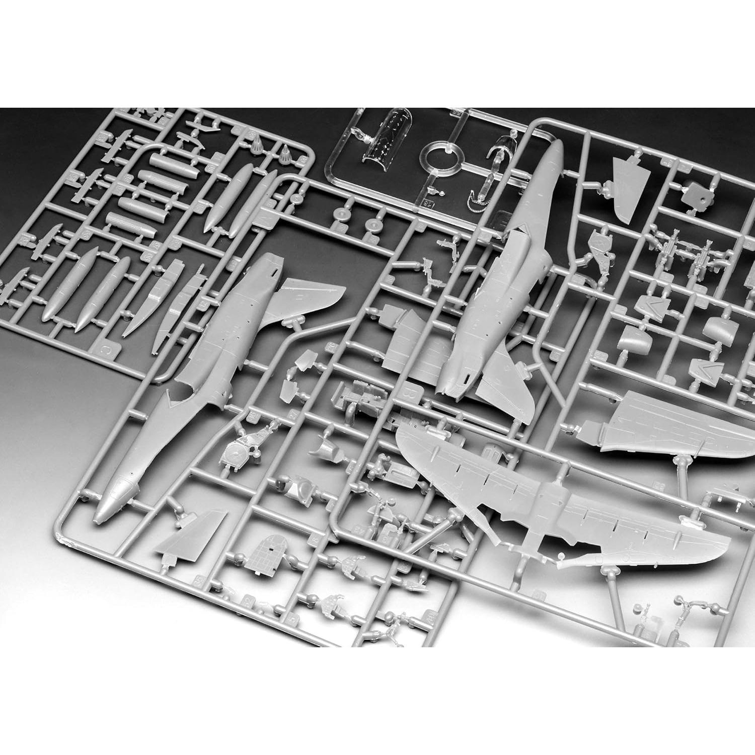 Kit de Modelo de Plástico Revell BAe Hawk T.1 1:72