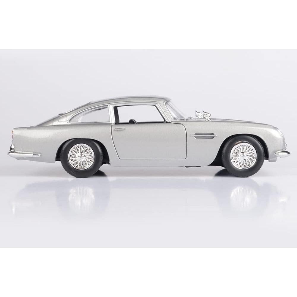 Coche de metal fundido DB5 RHD 007 Goldfinger 1:24 Motormax