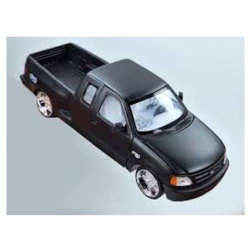 Modelo Diecast 1/24 F150 XLT Flareside Motormax Negro Mate