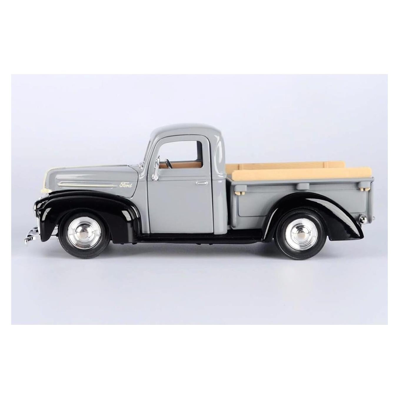 Modelo Diecast Pickup Truck Jailbar 1942-47 Motormax 1/24