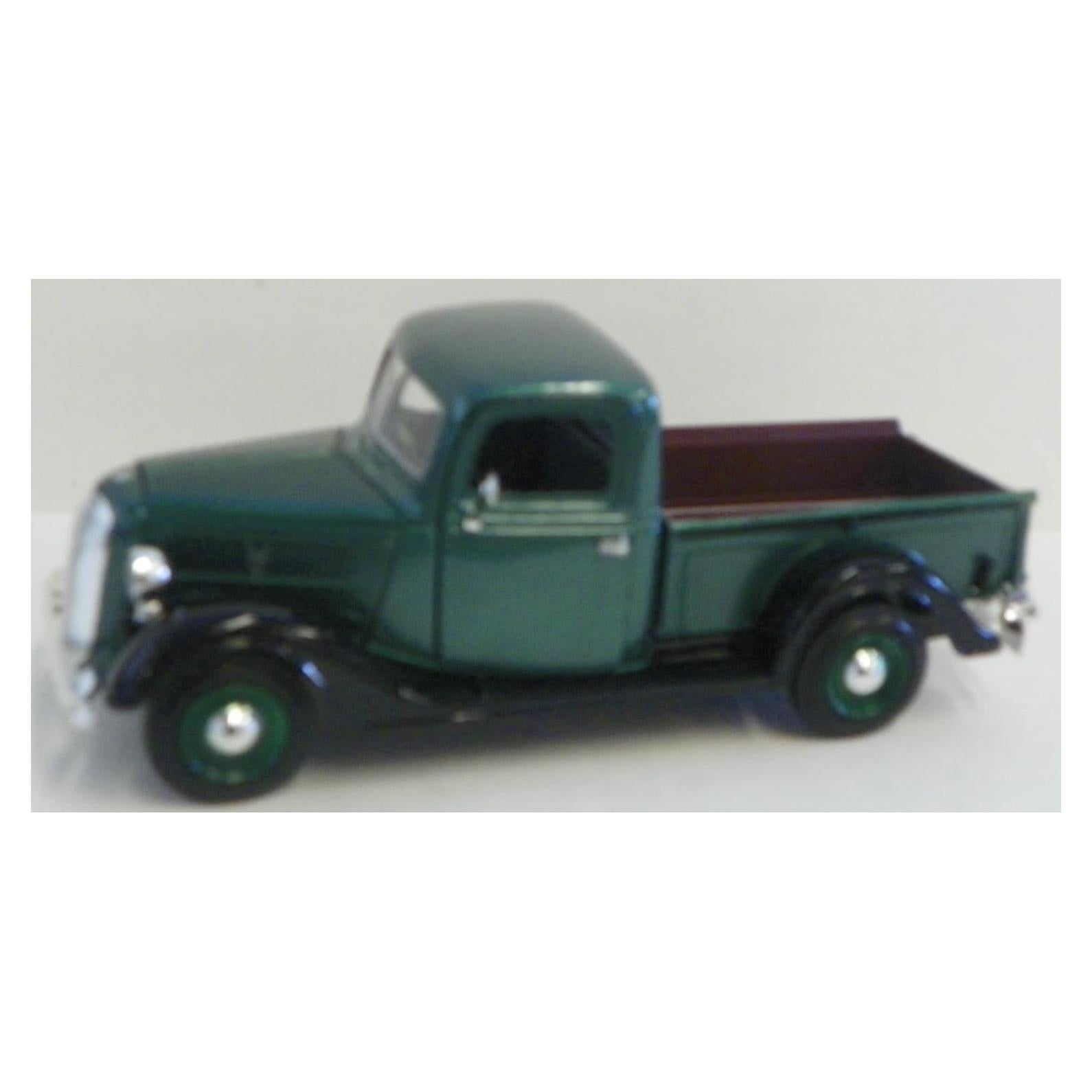 Camioneta Pickup Ford 1937 Motormax 1/24 Verde Detallada