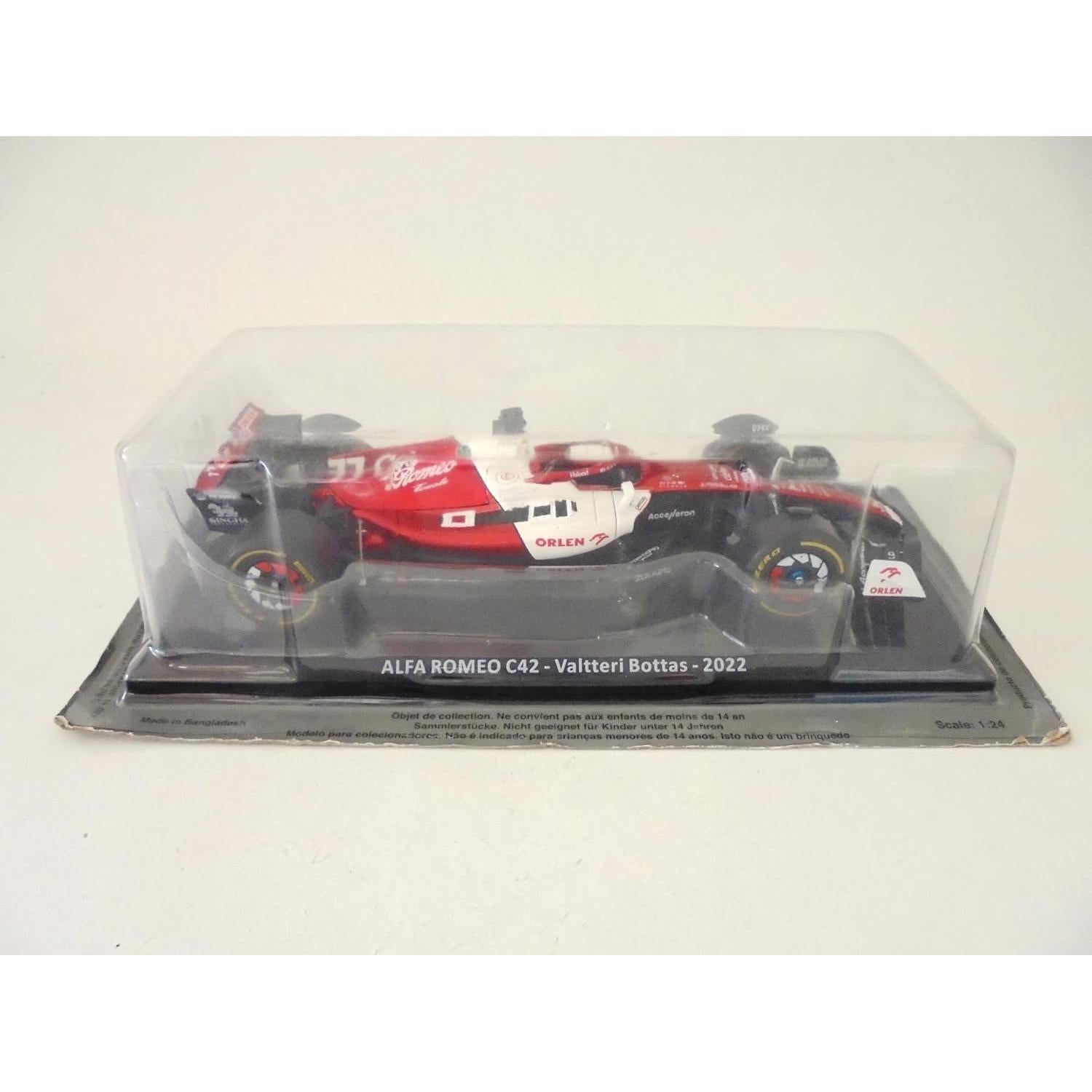 Modelo de coche de metal 1/24 Alfa Romeo C42 Valtteri Bottas 2022