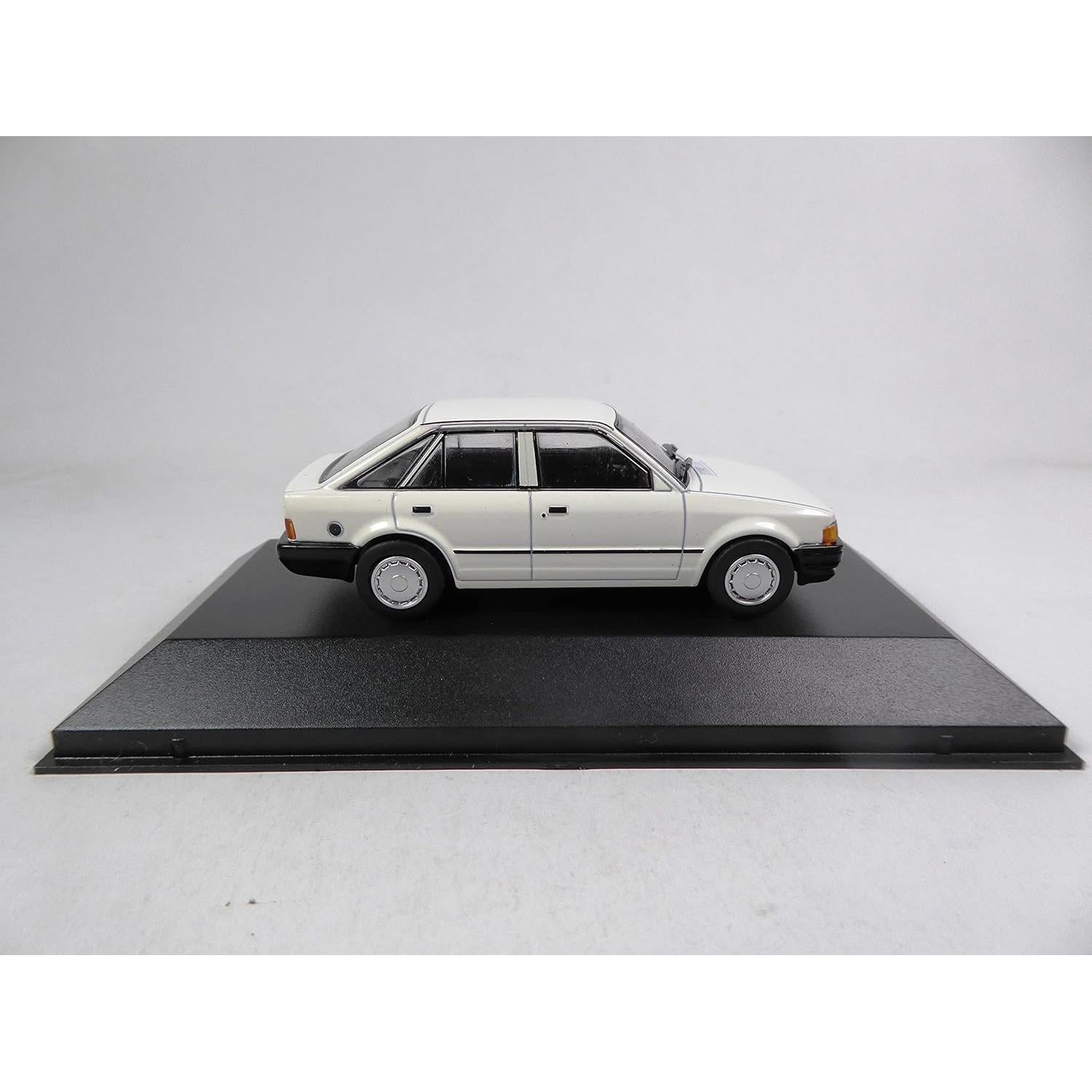 Coche de colección 1/43 OPO 10 Ford Escort GL 1988