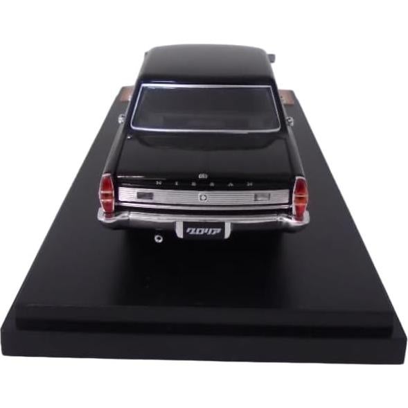 Coche Miniatura Coleccionable OPO 10 Nissan Gloria 1967 1:43