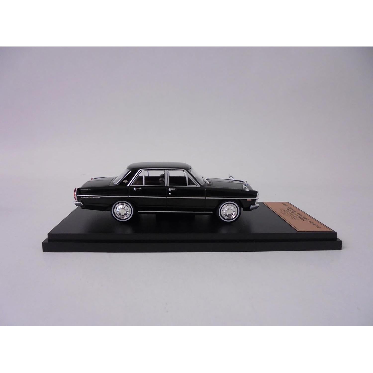 Coche Miniatura Coleccionable OPO 10 Nissan Gloria 1967 1:43