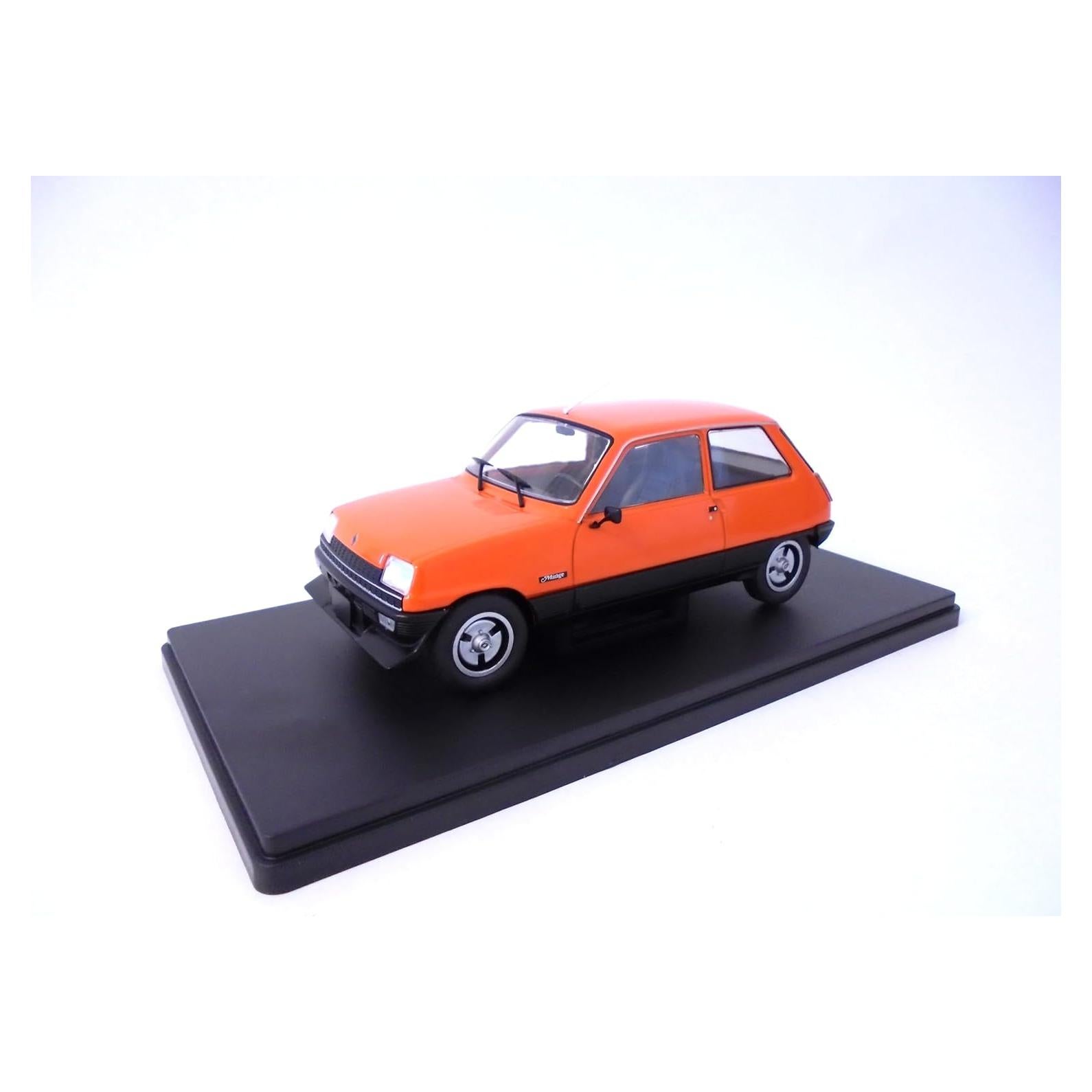Coche de metal 1:24 OPO 10 Renault 5 Mirage - Ixo