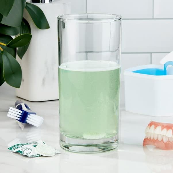 Crema Adhesiva para Dentaduras Super Poligrip Sin Zinc 68g + Tabletas Limpiadoras Equate 84 unidades