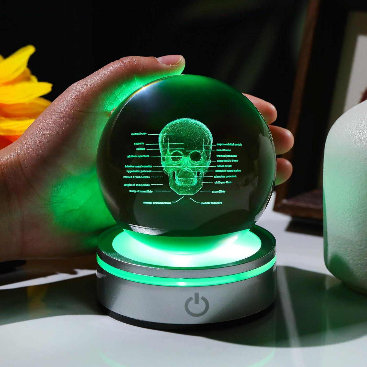 Bola de Cristal 3D Cráneo Humano 8 cm con Base LED Arikyrist