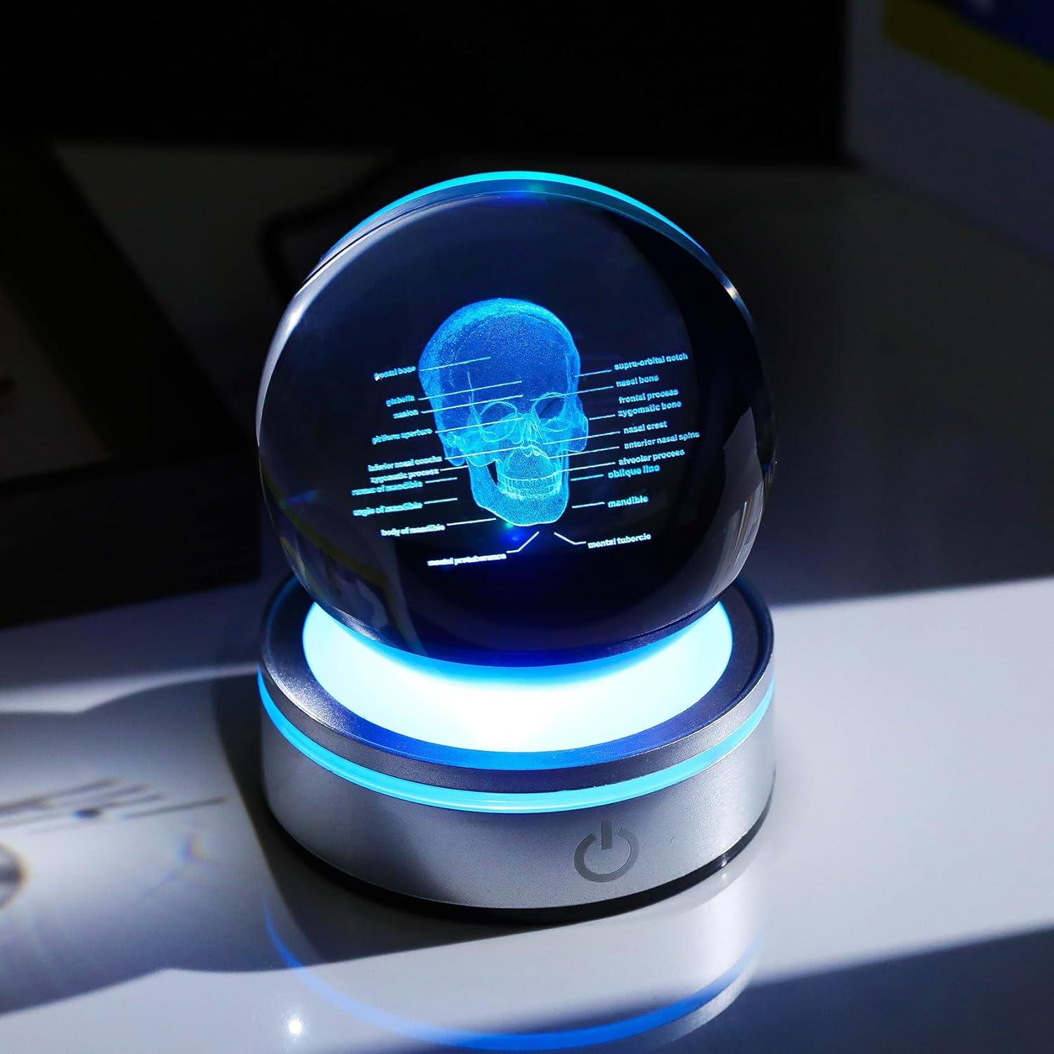Bola de Cristal 3D Cráneo Humano 8 cm con Base LED Arikyrist