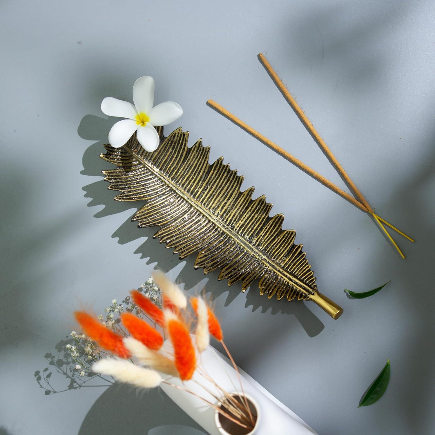 Soporte de Incienso Raajsee Hoja Dorada + Varitas Nag Champa 15g