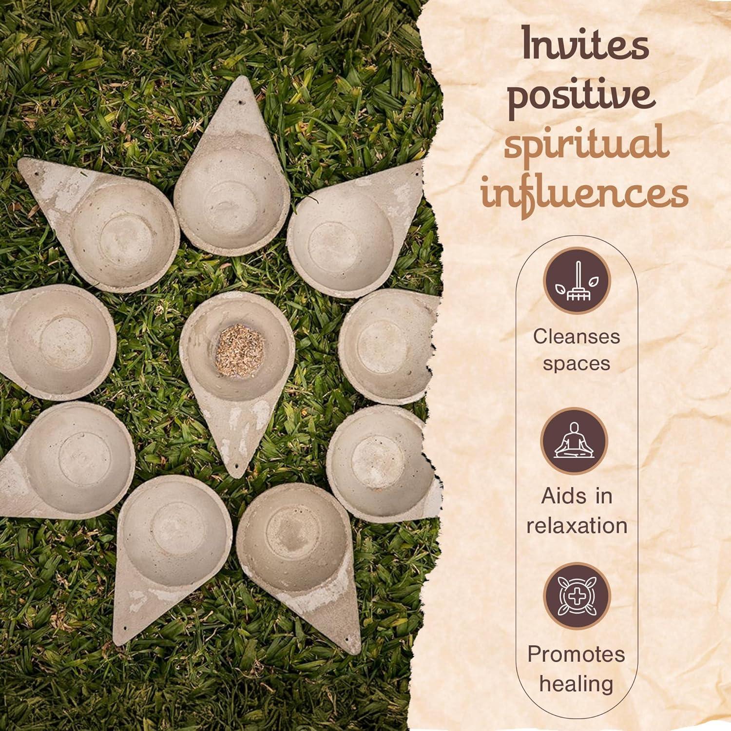 Incensario Triangular Sagrada Madre de Concreto 19 cm