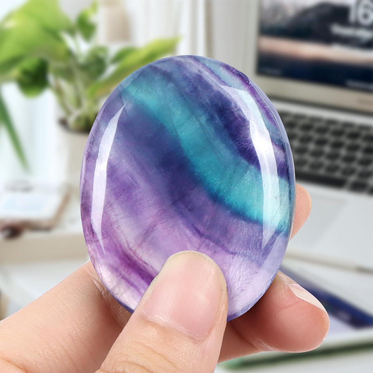 Piedra de Palma Fluorita Arcoíris LEADGEM 3.56 cm para Ansiedad