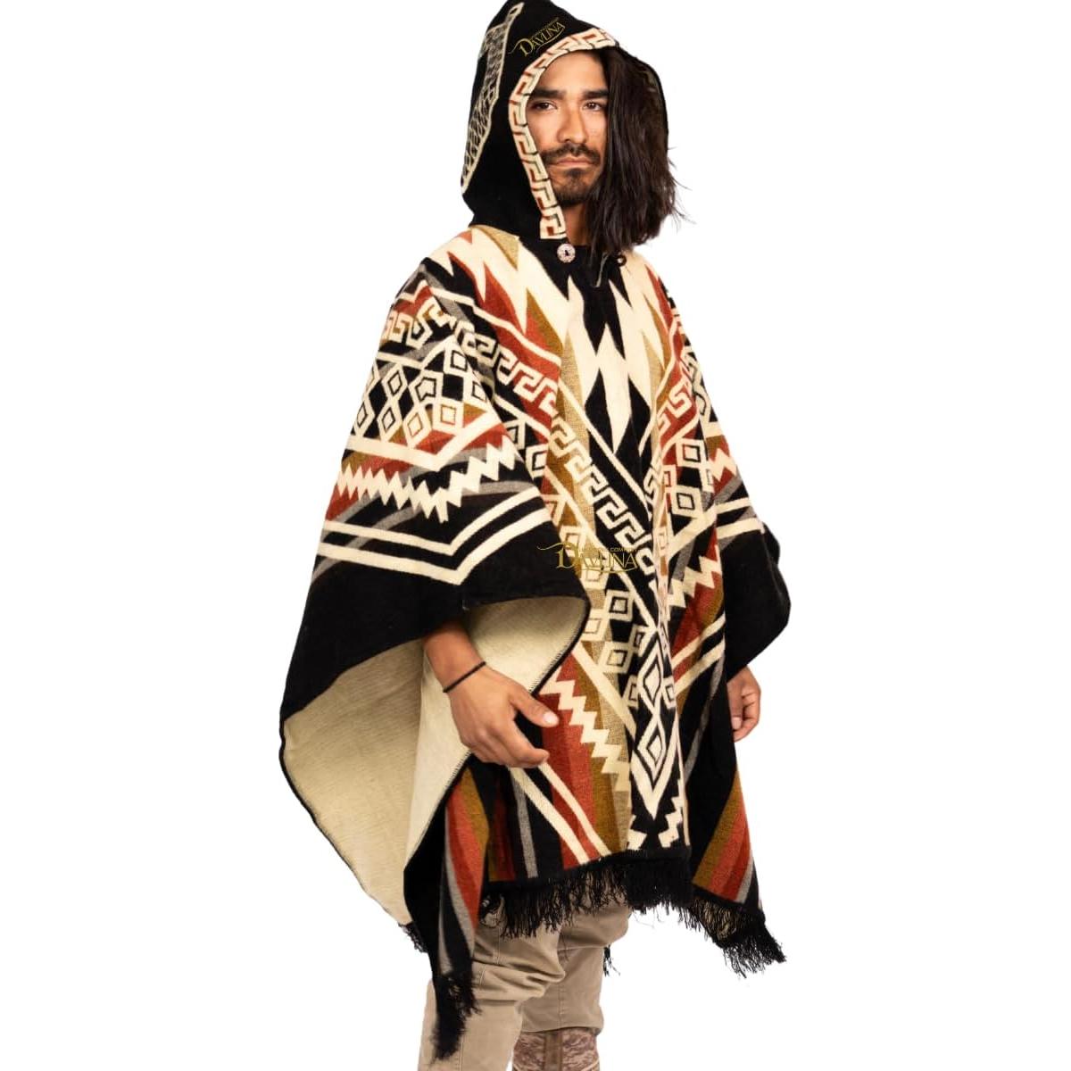 Poncho de lana de alpaca con capucha y patrón azteca - Hecho a mano en Ecuador