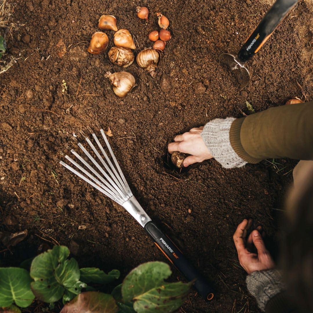 Rastrillo de Mano Fiskars Xact Acero Inoxidable 12cm Ergonómico