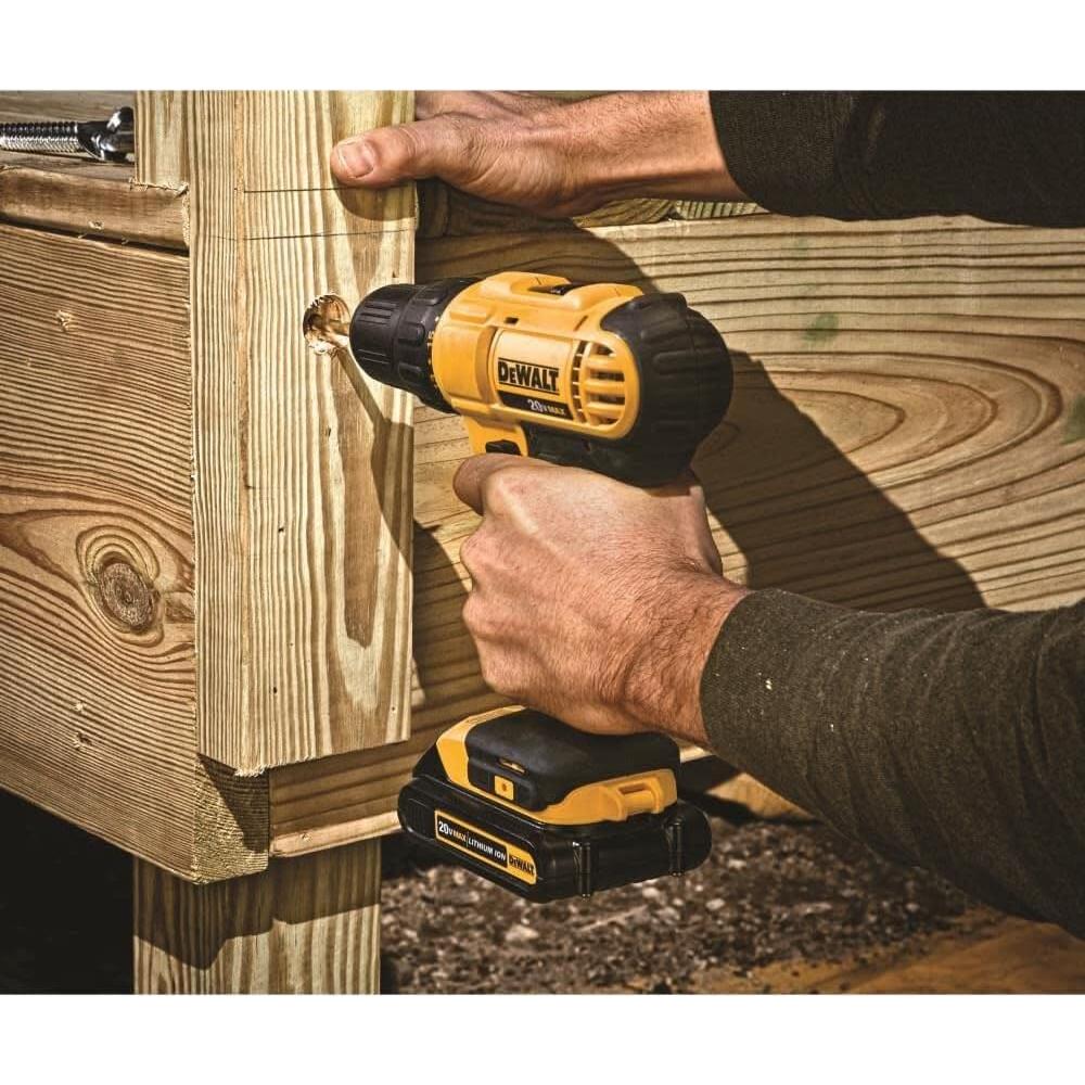 Taladro Atornillador DEWALT 20V Compacto 2 Baterías DCD771C2